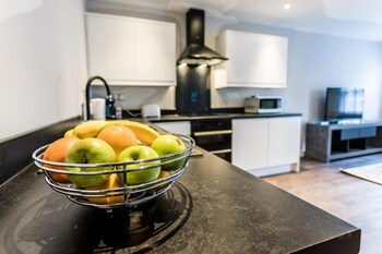 suite life serviced apartments