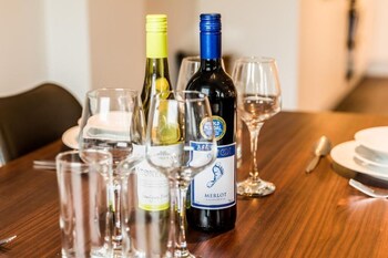 suite life serviced apartments