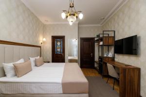 Saint Feder,Vynnyky>>Lviv,4 star