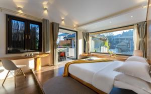 xinyue suying holiday hotel