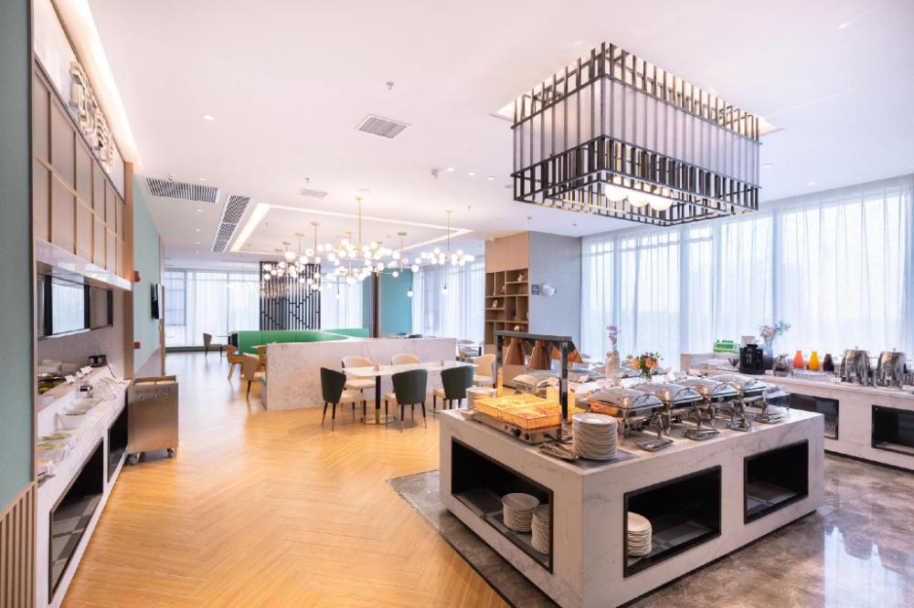atour hotel wuhan qingshan peace park