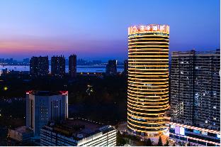 atour hotel wuhan qingshan peace park