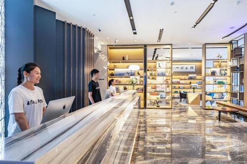 atour hotel weifang railway station youth road
