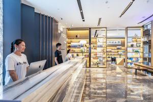 atour hotel weifang railway station youth road