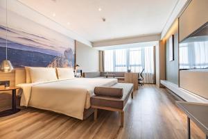 atour hotel weifang railway station youth road