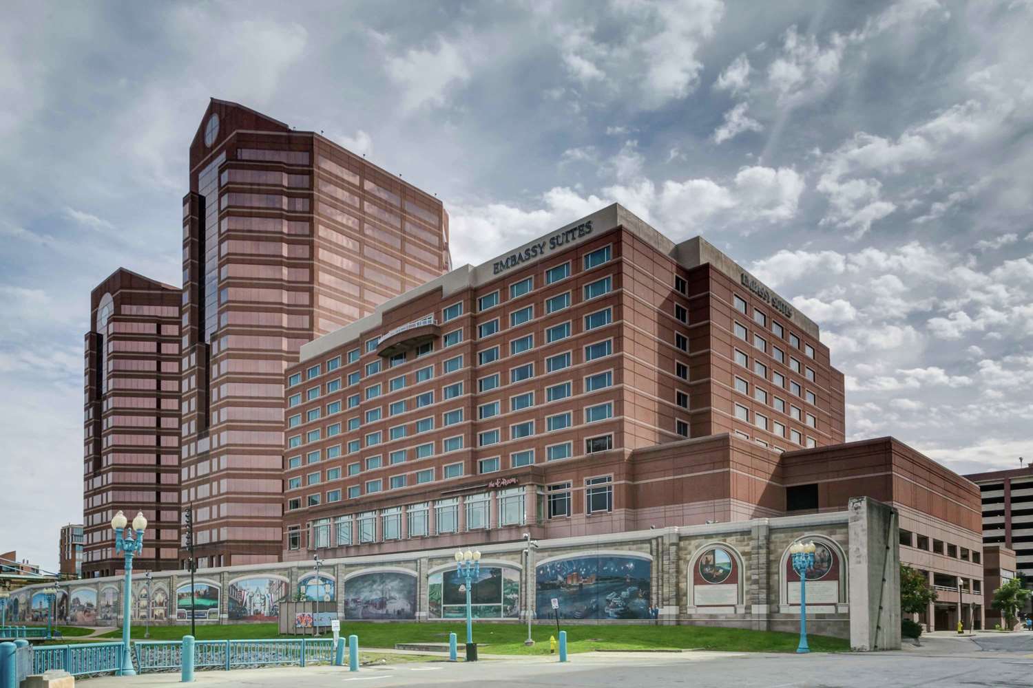 embassy suites by hilton cincinnati rivercenter