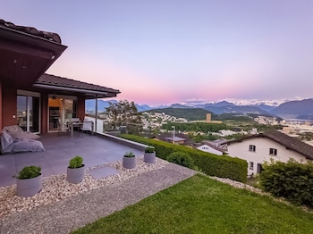 young backpackers homestay