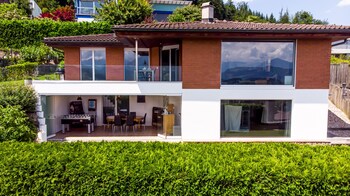young backpackers homestay