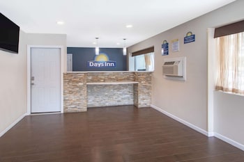 Days Inn By Wyndham Elmsford / White Plains,White Plains>>Elmsford,2 star
