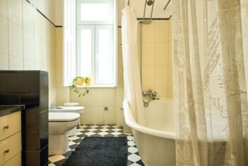 adore portugal coimbra guest house