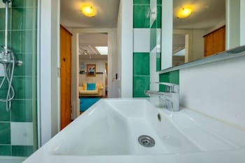adore portugal coimbra guest house