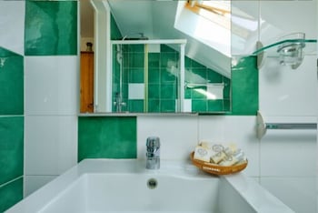 adore portugal coimbra guest house