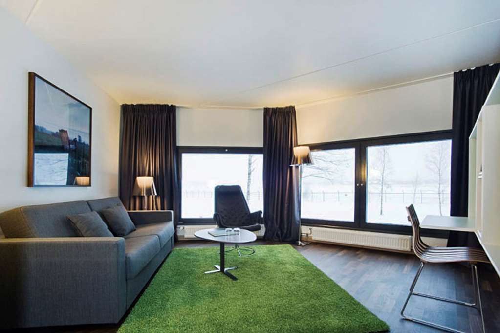 comfort hotel runway