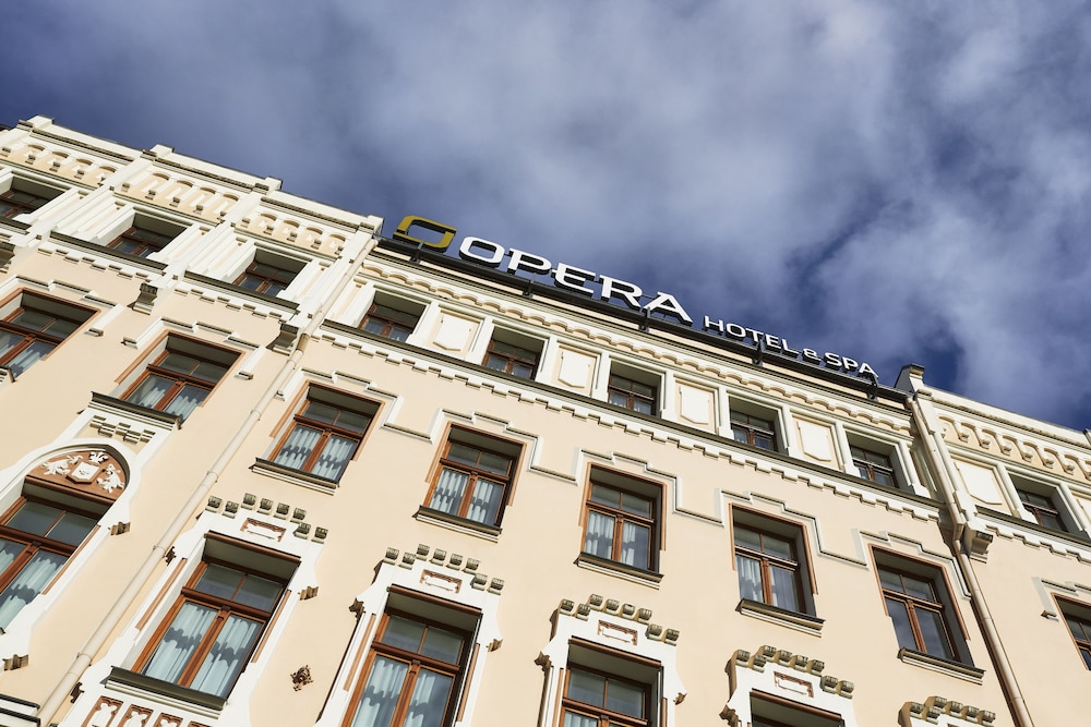 opera hotel