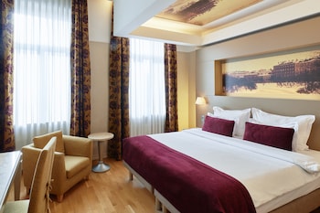 opera hotel
