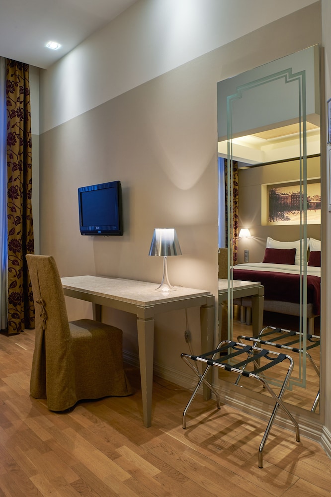 opera hotel