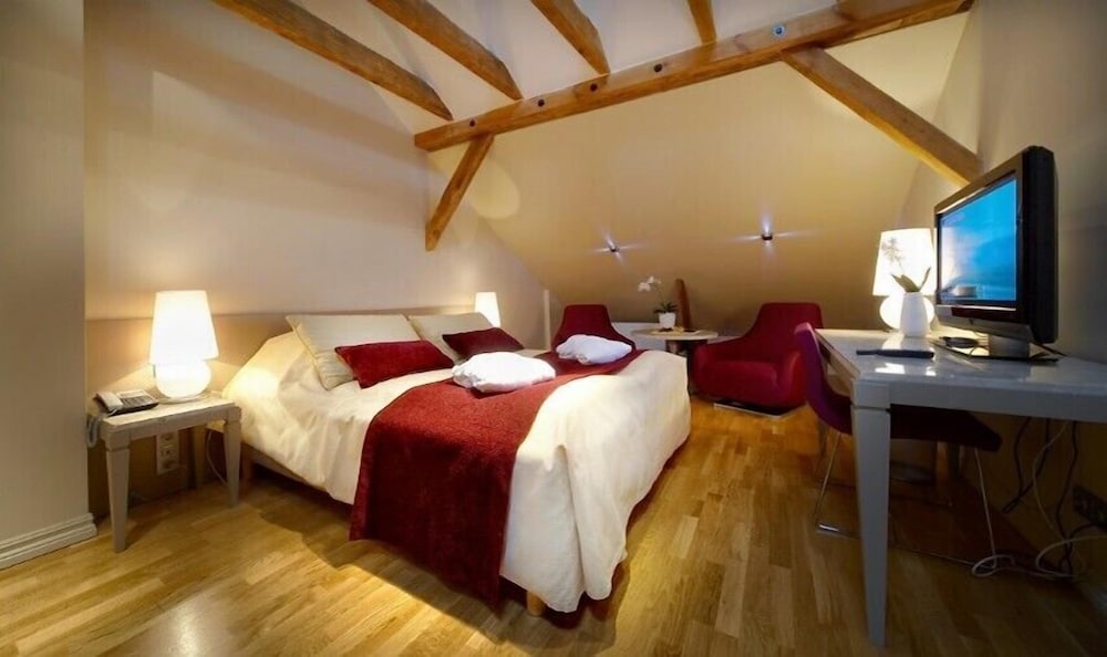 opera hotel