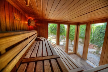 hotel ta cenc and spa