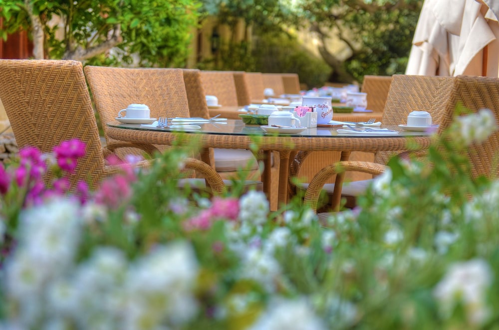 hotel ta cenc and spa