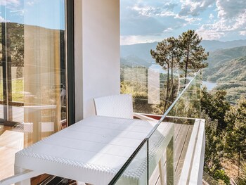 encosta de louredo by pousadela village