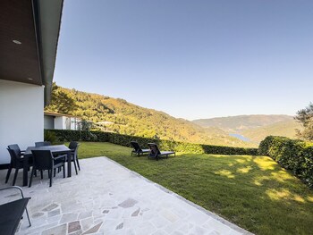 encosta de louredo by pousadela village