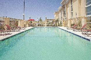 La Quinta Inn & Suites Dallas I-35,Dallas County>>Dallas,3 star