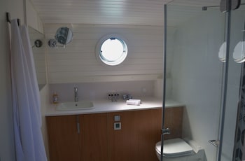 tagus marina houseboat