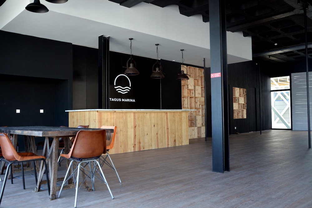 tagus marina houseboat