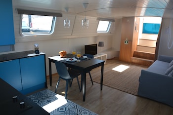 tagus marina houseboat
