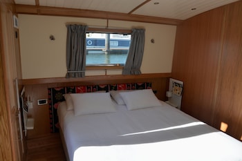 tagus marina houseboat