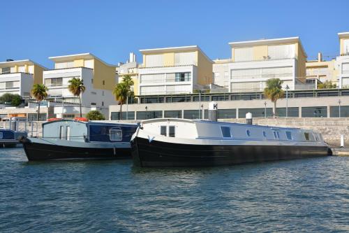 tagus marina houseboat