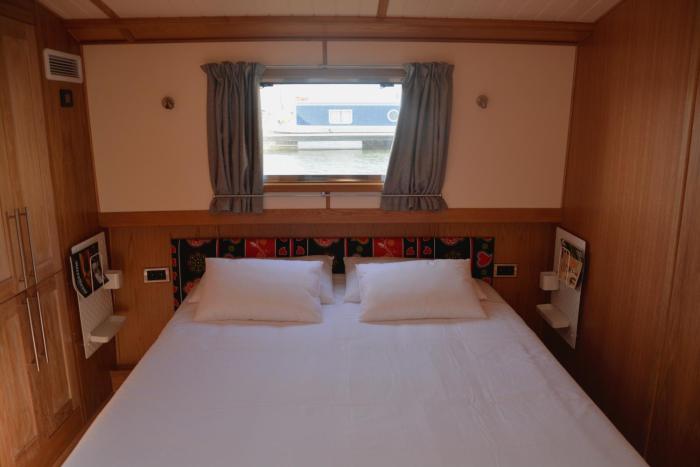 tagus marina houseboat