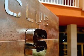 club simo aparthotel