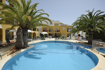 club simo aparthotel