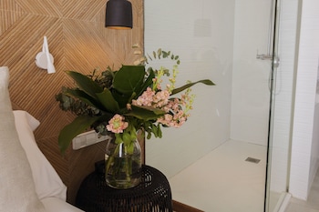 icon valparaiso adults only