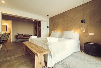 icon valparaiso adults only