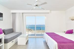 Nereida Aparthotel,Cala Gracio>>Cala De Bou,3 star