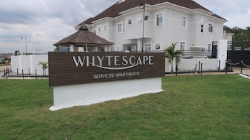 whytescape serviced apartments