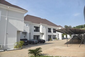 whytescape serviced apartments