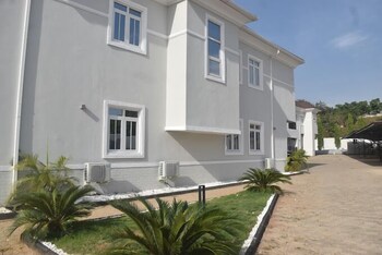 whytescape serviced apartments