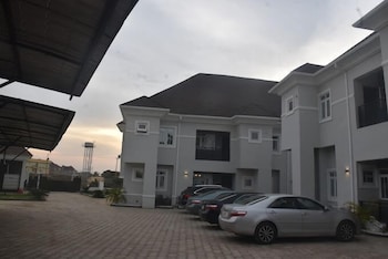 whytescape serviced apartments