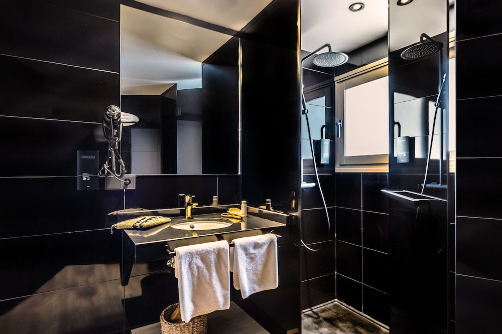 hotel vibra district adults only