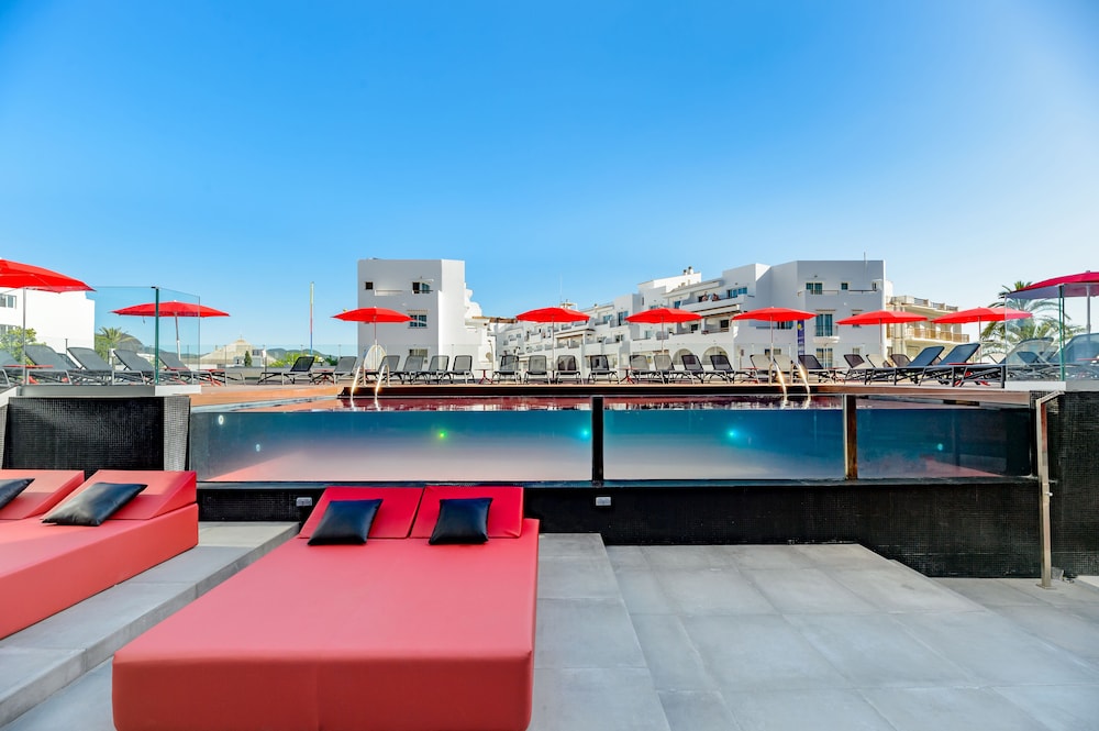 hotel vibra district adults only