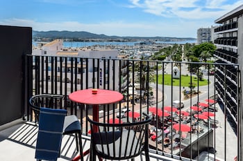 hotel vibra district adults only