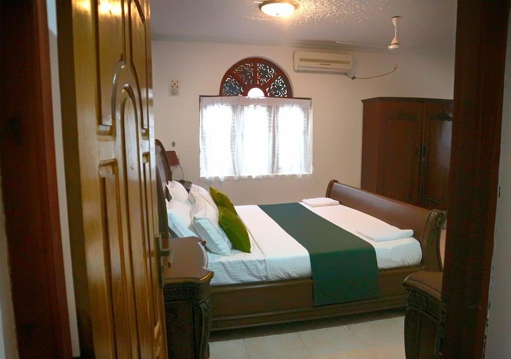 villa de negombo