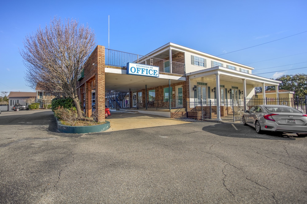 edgewater inn
