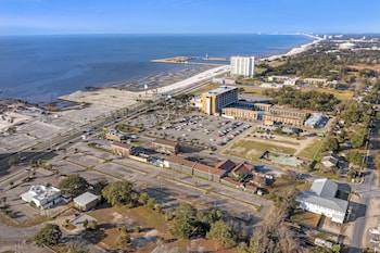 edgewater inn