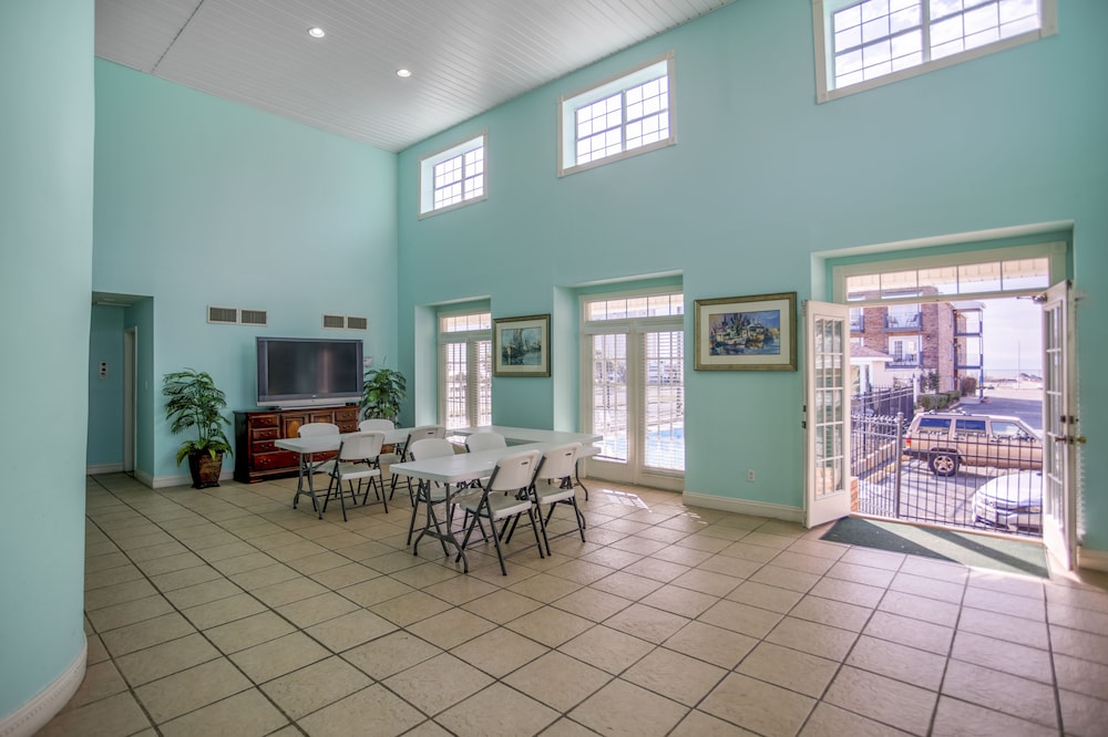 edgewater inn