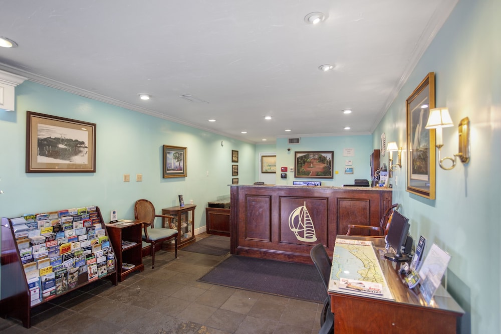 edgewater inn