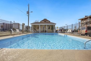 edgewater inn